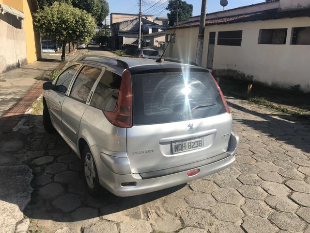 Peugeot 206sw Feline 1.6 2005 Gasolina - Foto 2