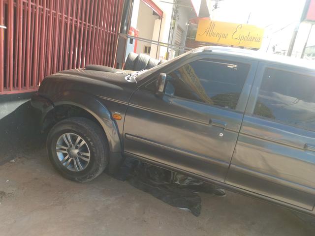 Vende-se l200 com tudo pago, abaixo da tabela fip, em boas condições, só pegar e andar! - Foto 8