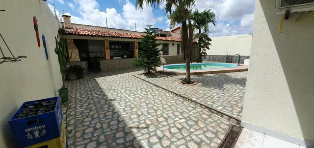 Alugo Excelente casa com piscina no Cohatrac