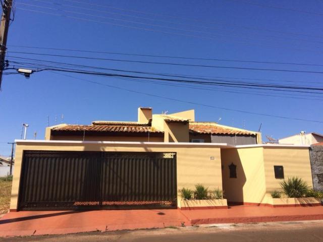 Casa a venda com 2 suítes no Jardim Mônaco
