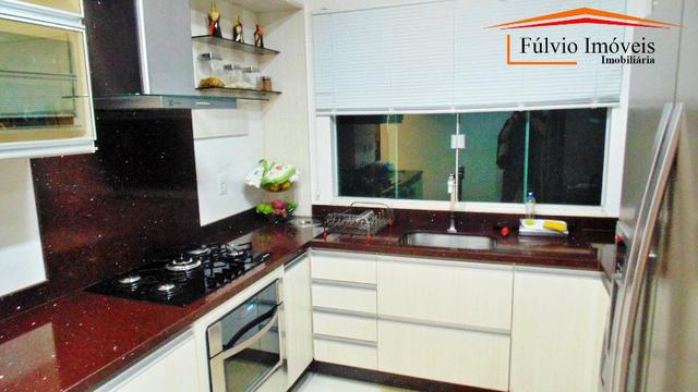 Magnífico sobrado moderno de alto padrão, 4 suítes, completo em armário e salão gourmet - Foto 17