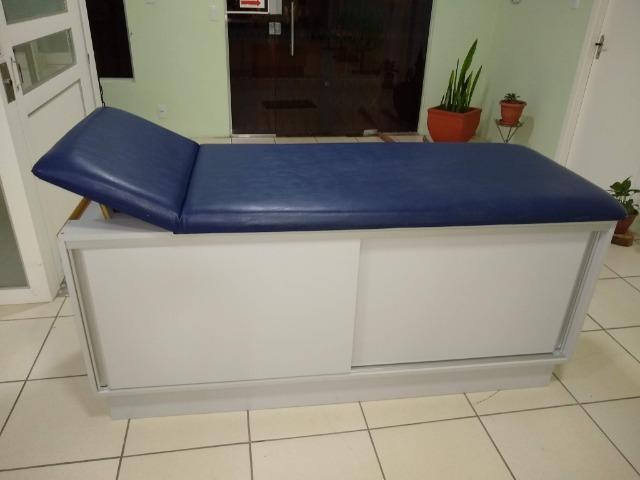 Maca com armário e regulagem na cabeça