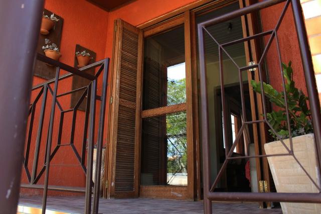 Casa para alugar parte superior 1 dormitório na Pereira Neto com sacada