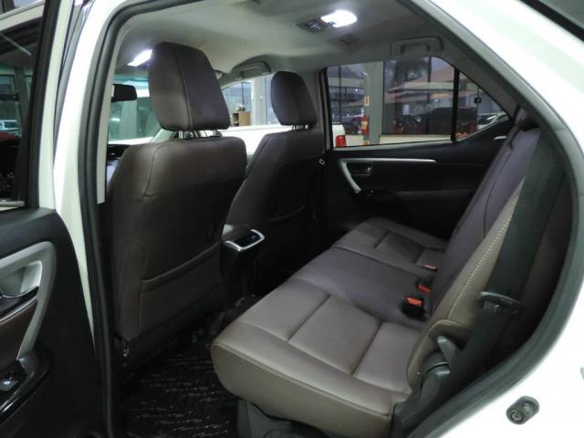 Toyota Hilux SW4 2.8 SRX 4X4 AUT. - Foto 4