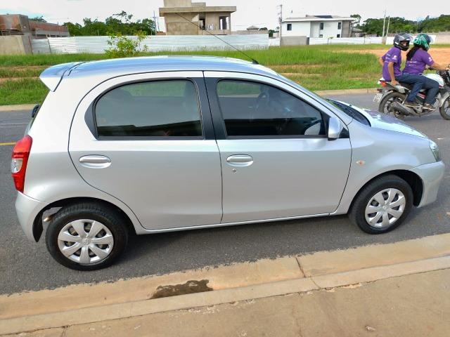 Etios 1.5 XS HB hatch completo , com apenas 38.362km IPVA 2019 pago