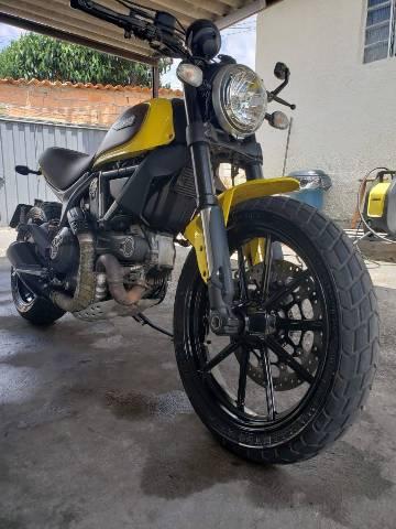 Ducati Scrambler o scrambres