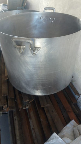 4 panelas de alumínio 180 litros barato - Foto 4