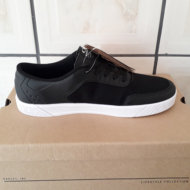 tenis oakley collective 3.0