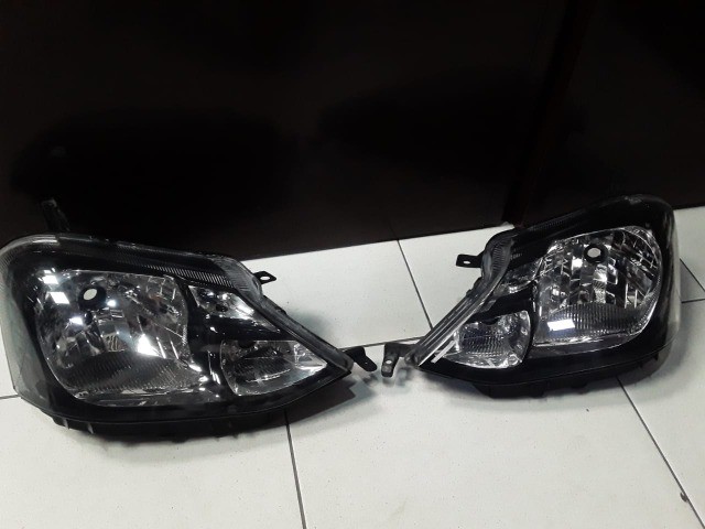 Farol Toyota Etios Mascara Negra - Foto 4