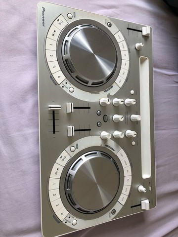 Controladora DDJ WeGo 3 branca 