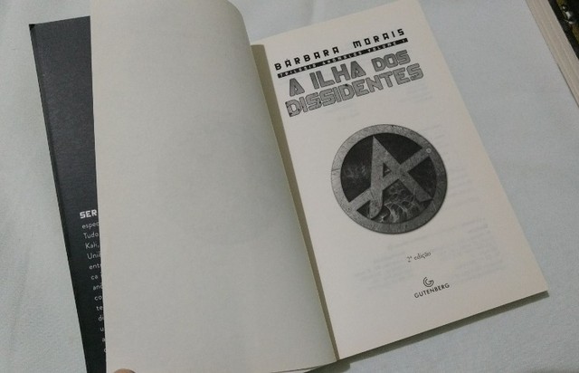 A Ilha dos Dissidentes e A Ameaça Invisível (juntos) - Foto 2