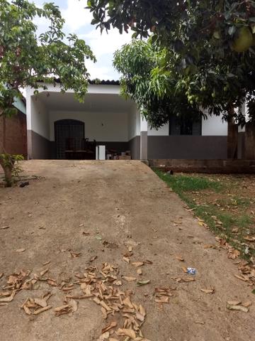 Vdo Casa 3 qts 1 suíte toda na laje ótimo local Setor de Mansões