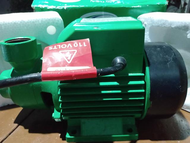 Bomba d'água nova