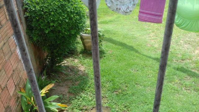 Vende se uma casa
