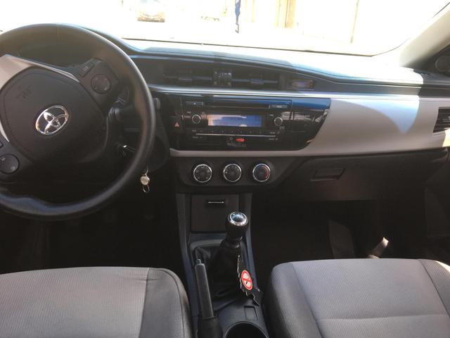 Vendo corolla gli 1.8 manual 2014/2015 - Foto 13