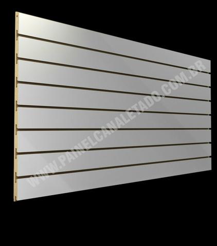 Painel canaletado para loja