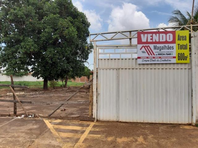 600 metros quadrados área 100% comercial de frente para GO 070 em Goianira urgente !