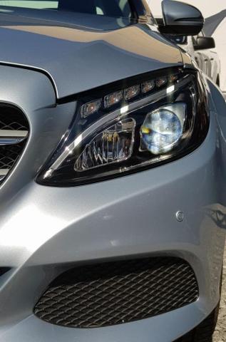 Mercedes C 180 1.6 CGI activeflex Exclusive 7G-Tronic 2016 - km baixo - Foto 2