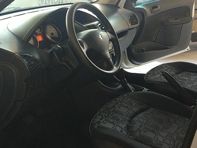 PEUGEOT 207 2009/2010 1.4 XR PASSION 8V FLEX 4P MANUAL - Foto 15