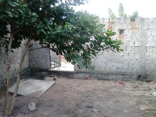 Vende-se terreno (MURADO)