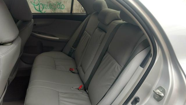 Toyota Corolla 1.8 GLI 2012 AUT extra! banco de couro, aceito motos e carros menor valor - Foto 11