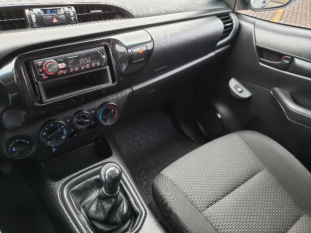 Toyota Hilux STD 2.8TDi 4x4 - Foto 15