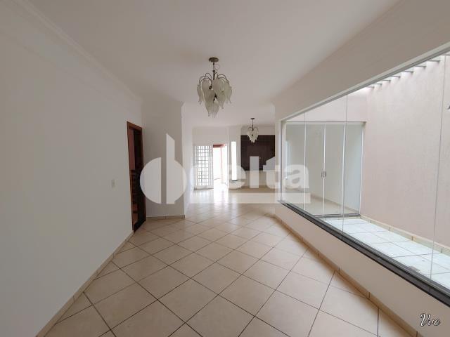 Casa à venda com 3 dormitórios em Presidente roosevelt, Uberlândia cod:33959