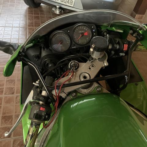 Moto Kawasaki Supersport 2002