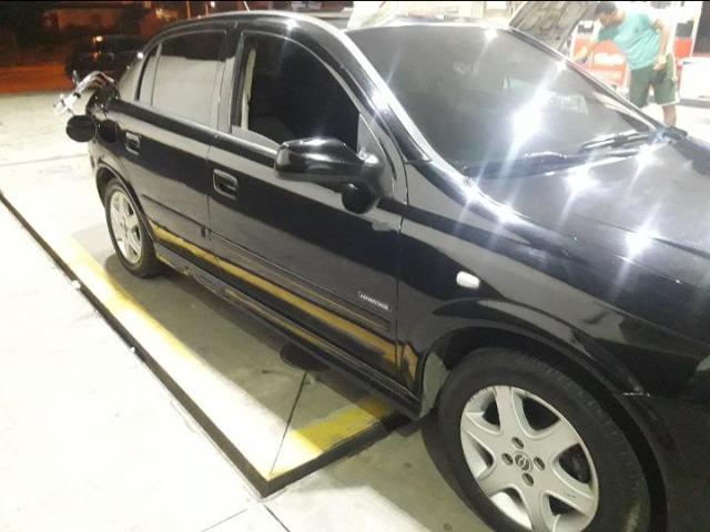 Vendo ou troco Astra hatch 2007 doc ok flex 2.0 gnv - Foto 2