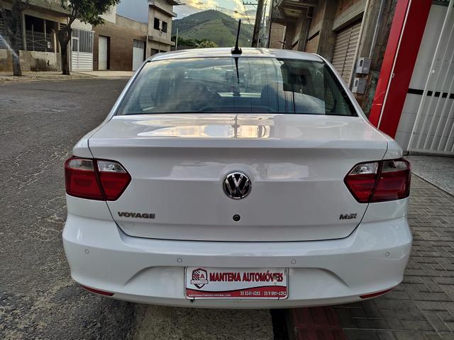 VW Voyage 1.6 Comfortline 2017/208 IPVA 2020 Grátis!!!! - Foto 6