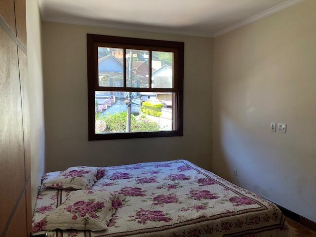 Excelente casa no centro com 4 quartos, uma suite e garagem - Foto 14