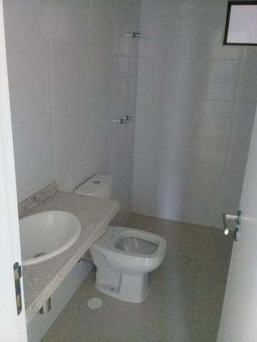 3 Quartos no coração do Farol com Porcelanato e 2 Vagas - Foto 11