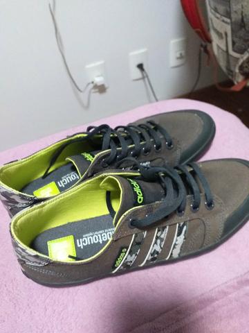Tênis adidas camuflado original