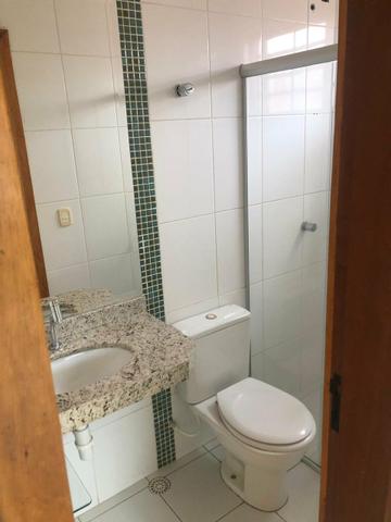 Apart 2 qts 1 suite armários ótima localização Jardim América - Foto 6