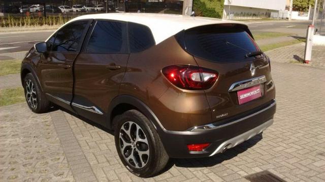 RENAULT CAPTUR INTENSE 1.6 16V SCE CVT X-TRONIC FLEX Marrom 2017/2018 - Foto 3