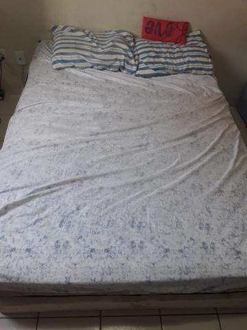 Vendo Cama Box Usada
