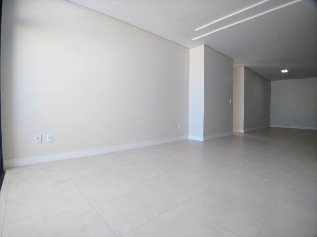 Amplo Apartamento 3 Dormitórios(1Suíte+2D) + Lavabo com 2 Vagas no Centro de Itajaí! - Foto 9