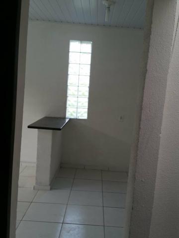 Alugo apartamento tipo kit Net ,no bairro portal 2