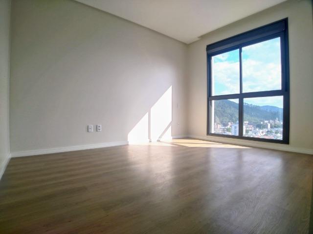 Amplo Apartamento 3 Dormitórios(1Suíte+2D) + Lavabo com 2 Vagas no Centro de Itajaí! - Foto 11