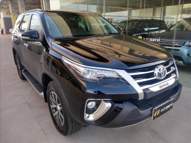 TOYOTA HILUX SW4 2.8 SRX 4X4 7 LUGARES 16V TURBO INTERCOOLER DIESEL 4P AUTOMÁTICO