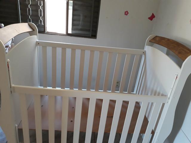 Berço que vira cama padrão americano