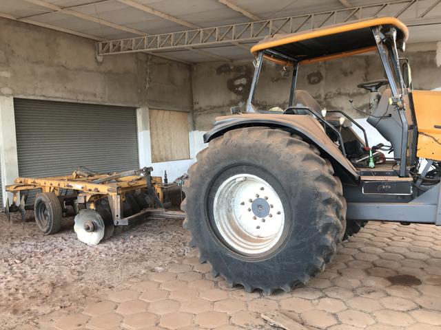 Trator Valtra BM 110 - Foto 2