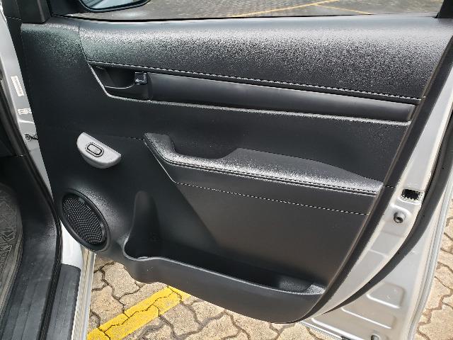 Toyota Hilux STD 2.8TDi 4x4 - Foto 10