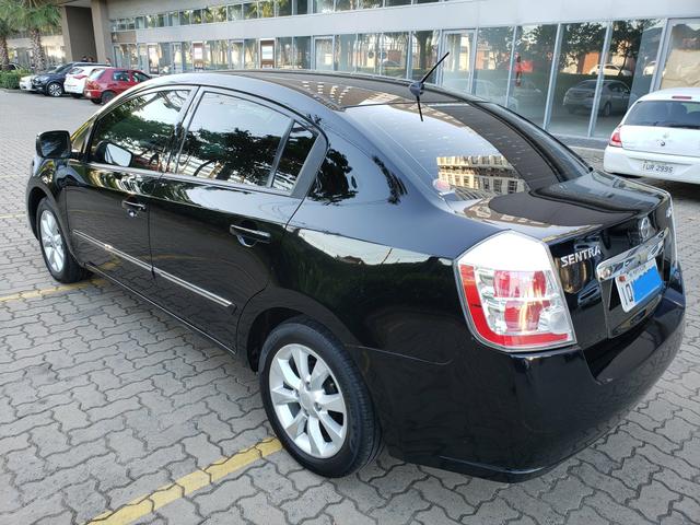 Nissan sentra (com gnv g5) automático ( finan.ent. 7 mil )aceito trocas - Foto 7
