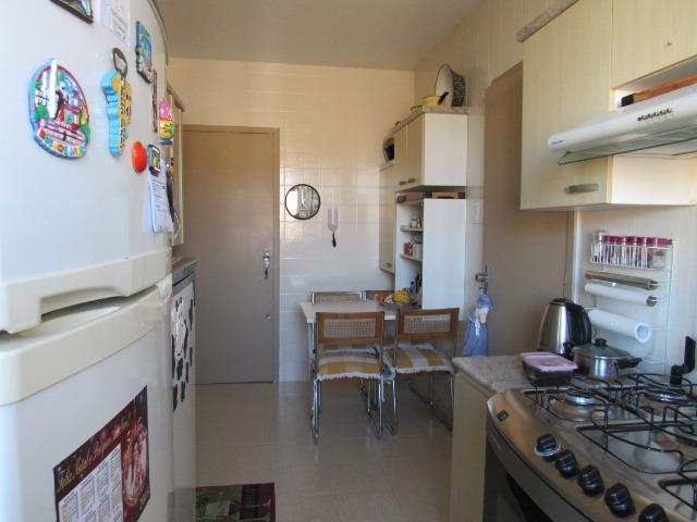Apartamento três dormitórios,quarto andar - Foto 3