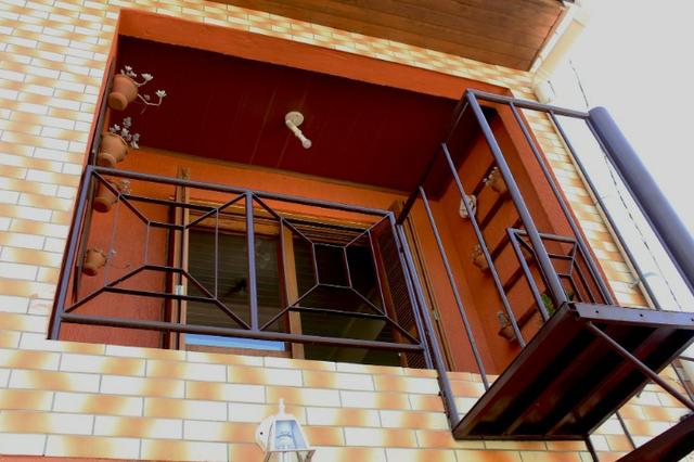 Casa para alugar parte superior 1 dormitório na Pereira Neto com sacada - Foto 2