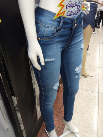 bee jeans roupas