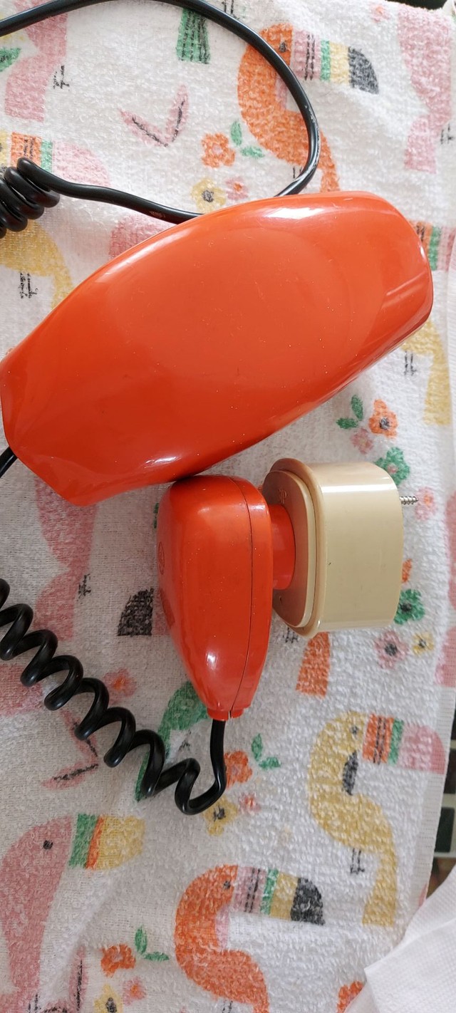Telefone vintage anos 70 (monofone)