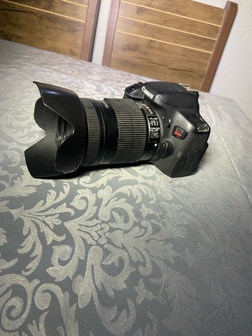 Câmera cânon EOS rebel t6i + lente EFS 18 - 135mm