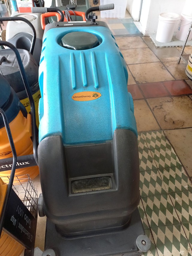 LAVADORAS  AUTOMÁTICAS  DE  PISOS  - Foto 3
